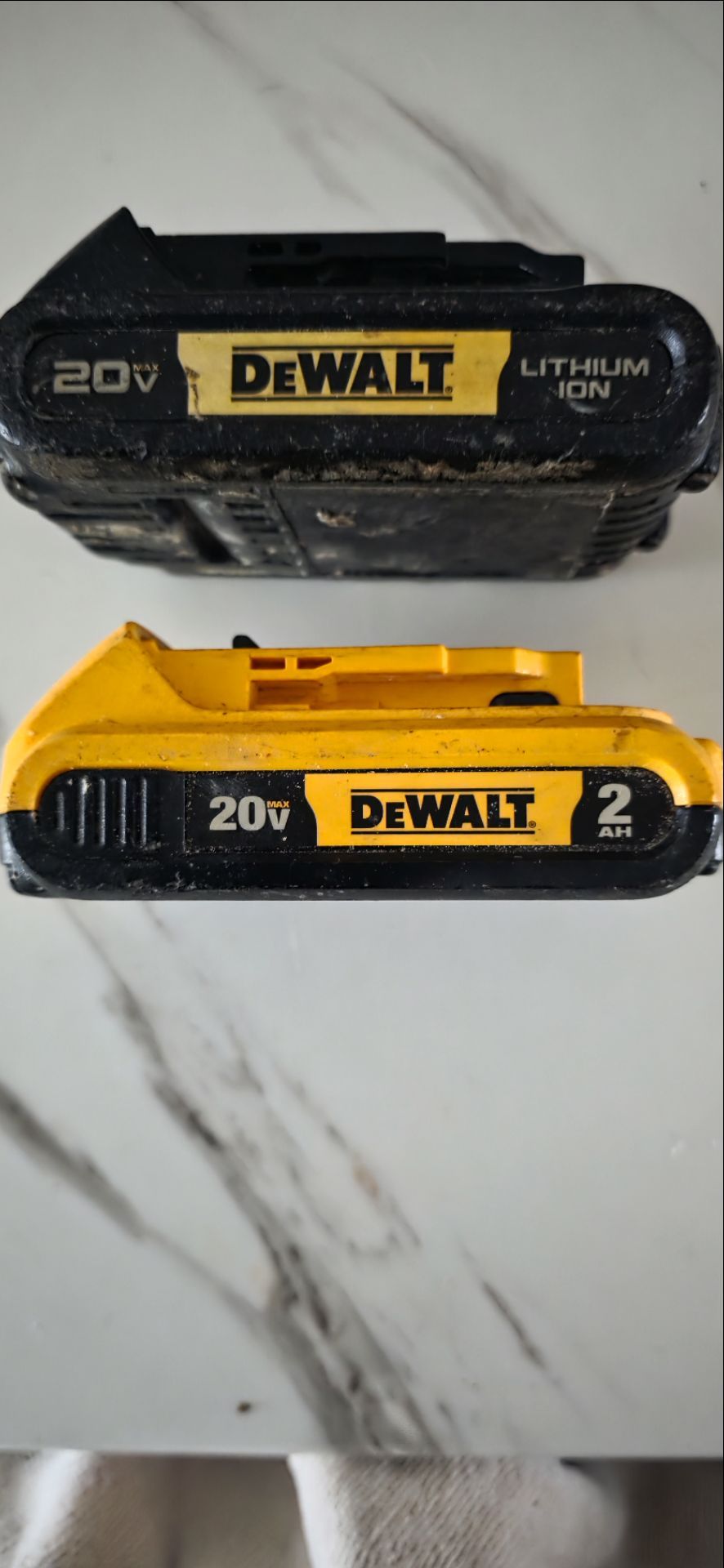 2 Dewalt 20v batteries (used)