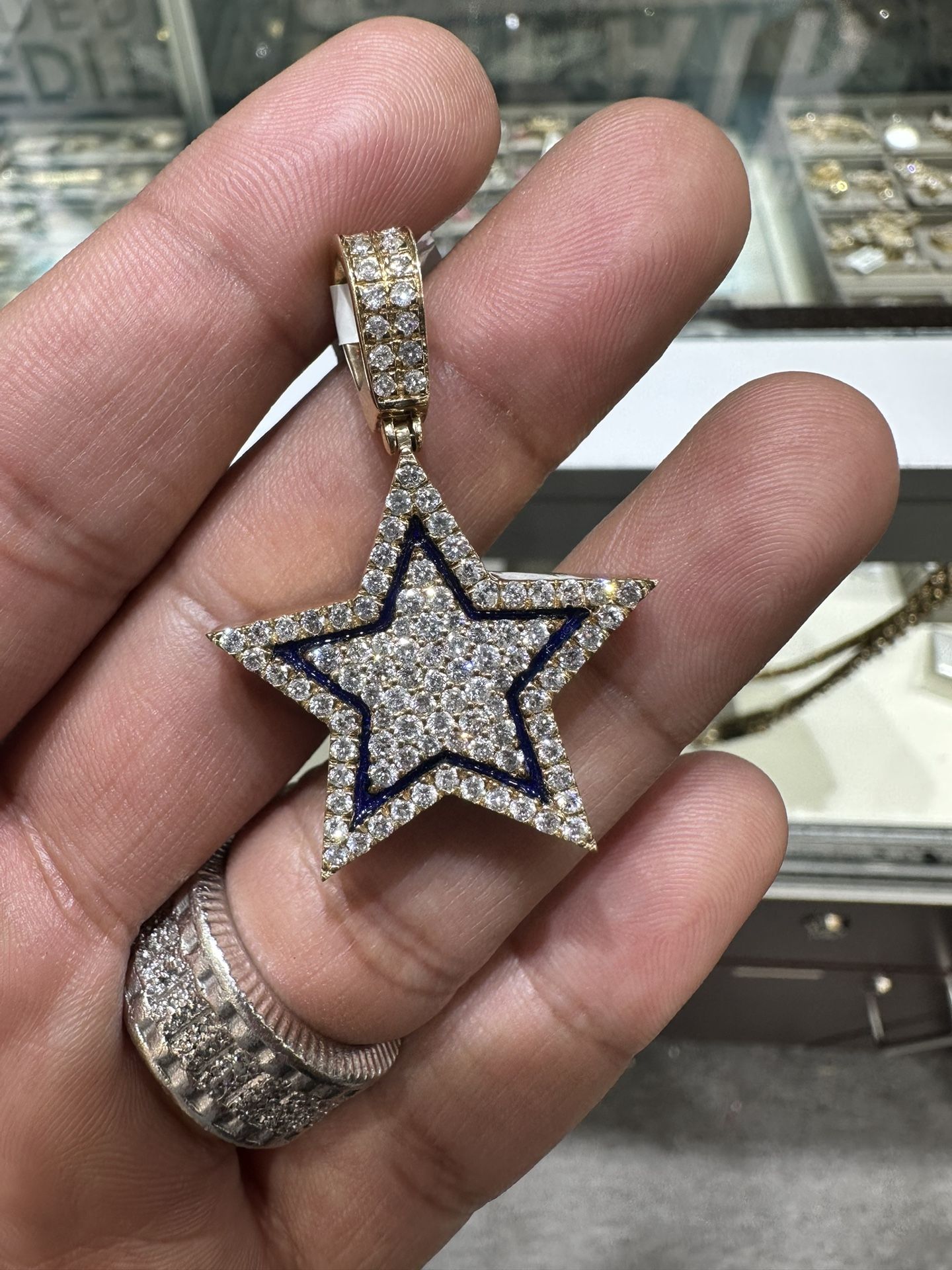 Diamond Dallas Star Pendant, Yellow Gold 10 Karat, Vs