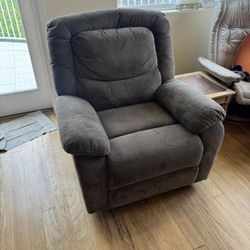 SERTA power Recliner Good Condition  Chair 