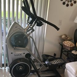 Blowflex Trainer M7 Elíptic Walking Equipment