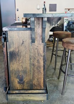 Beautiful rustic farmhouse bar