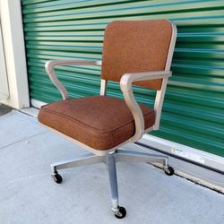 Vintage 1970's Steelcase Desk Chair