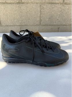 Nike Soccer Turf Shoes Boys Size 5y