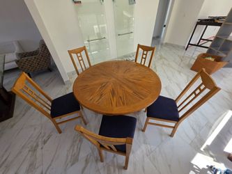 Dinning Table with 5 chairs