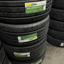 4 New 305/40/22 Tbb Tire Installed And Balanced 