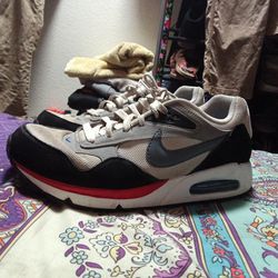 Size 9.5 Nike air max