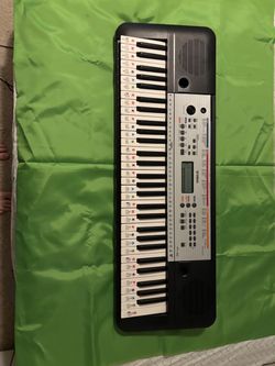 Yamaha YPT-260 61-Key Portable Keyboard