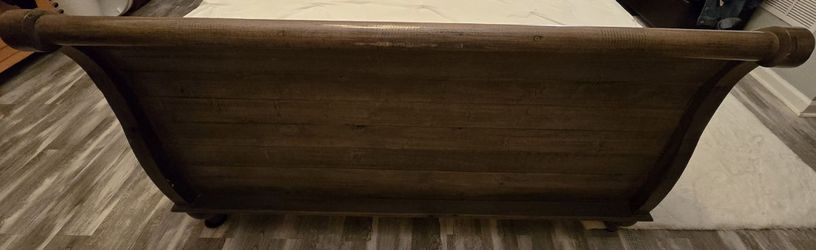 Queen Sleigh Bed