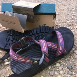 Chacos Hiking Sandals M10 W12 Sandal Boot Size