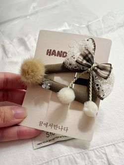 New big triangle brown with ribbon hair clip