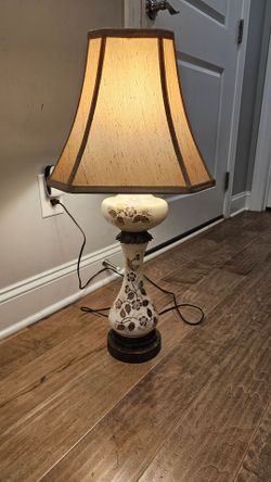 Vintage 1960s/70s Hollywood Regency Ceramic Table Lamp – Hand-Painted Gold Floral & Crackle Glaze