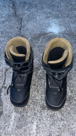 Snowboarding boots salomon