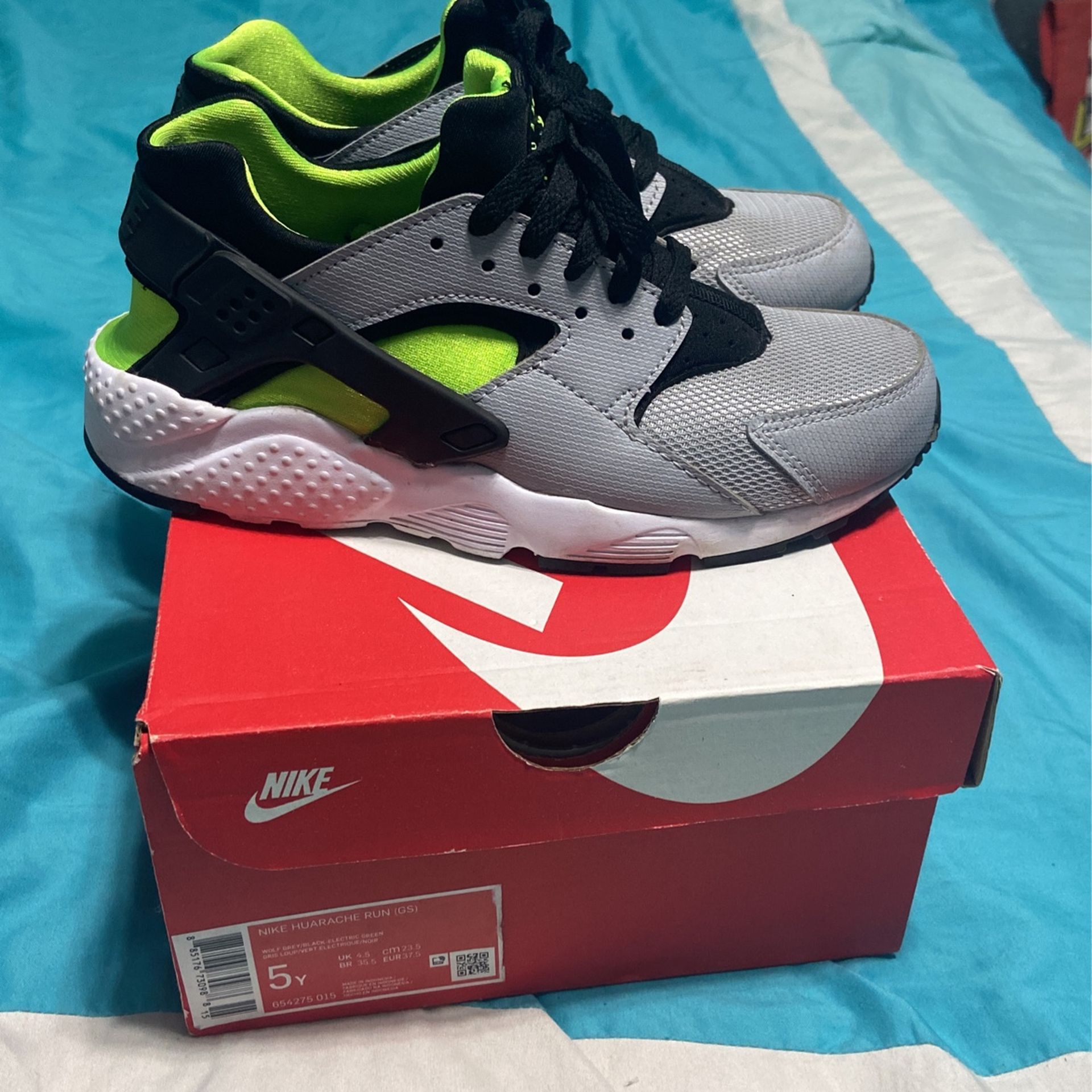 Nike Huarache Run(GS) 5Y Unisex $50 Serious Buyers Please