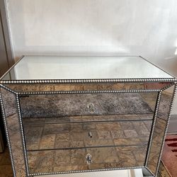 Mirrored night stand