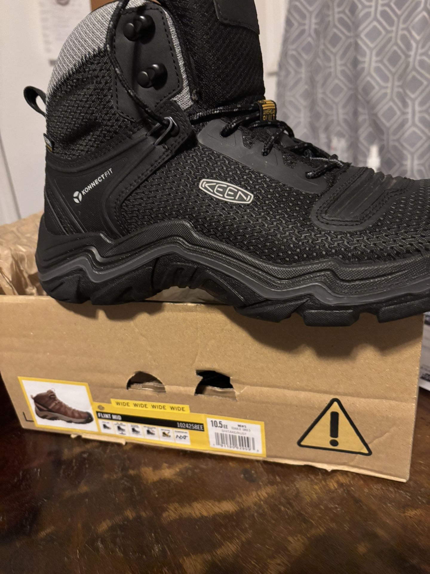 Keen Men’s Black Utility Boot 10.5