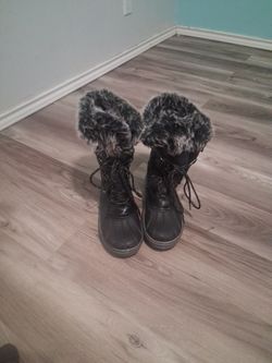 Women's shoes size 8