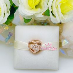 Adorable Charm 925 silver for Pandora moments bracelet.