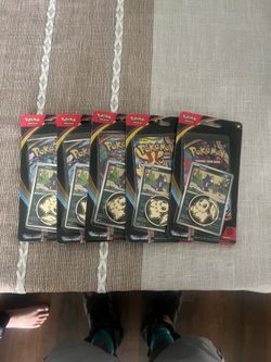 Single Pokémon cards pack with bonus card and coin