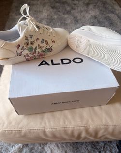 Aldo White Floral Butterfly Sneaker Meadow Size 6.5