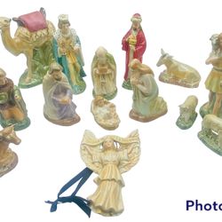 Vintage 1965 17 Piece Holland Mold Christmas Nativity Hand Painted Iridescent