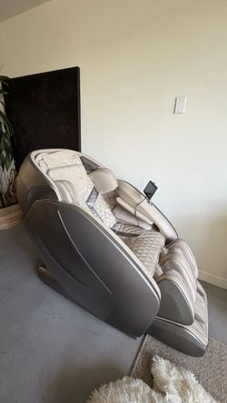Full Body Zero Gravity Massage Chair - Kyota Hatsumei M900 AI 4D