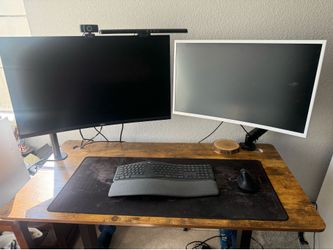 Stand up Desk/monitors/keyboard/mouse/monitor light/webcam