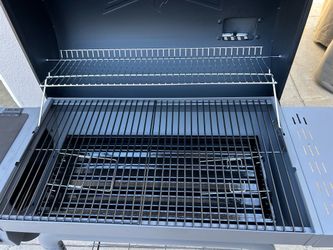 Barbecue smoker