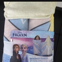 Frozen two Disney beach, hooded towel