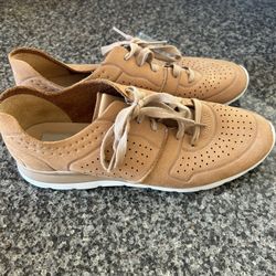 UGG Suede Shoes Size 9