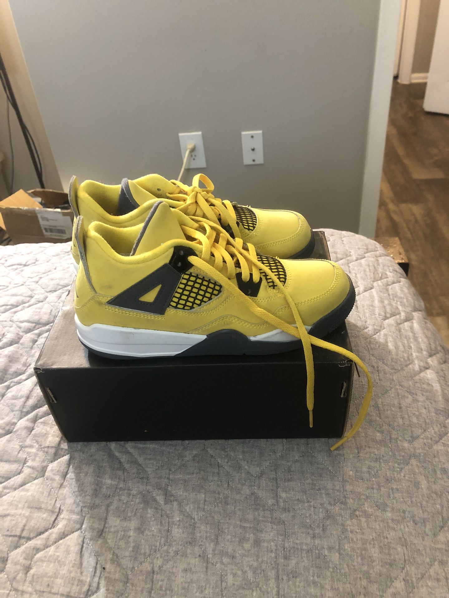 Air Jordan 4 Lightning 2.5y