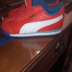 Pumas Shoes