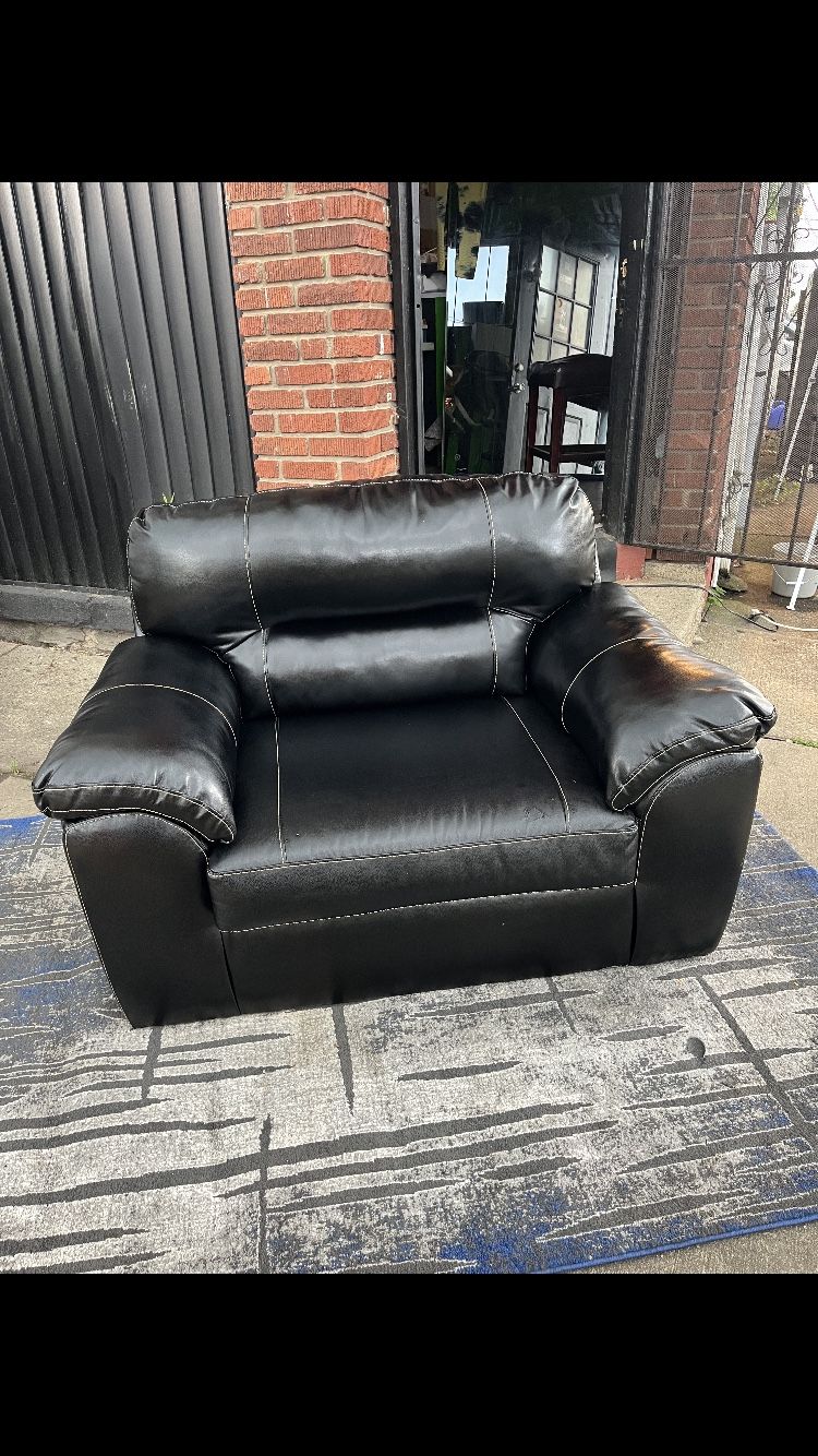 Black Plush Sofa Chair