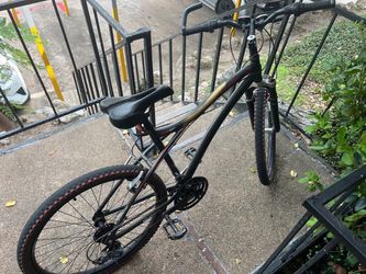 Good Clean Condition 28” Shimano Aluminum Bikes 6061