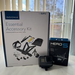 GoPro Hero5 Black + Essential Accessory Kit