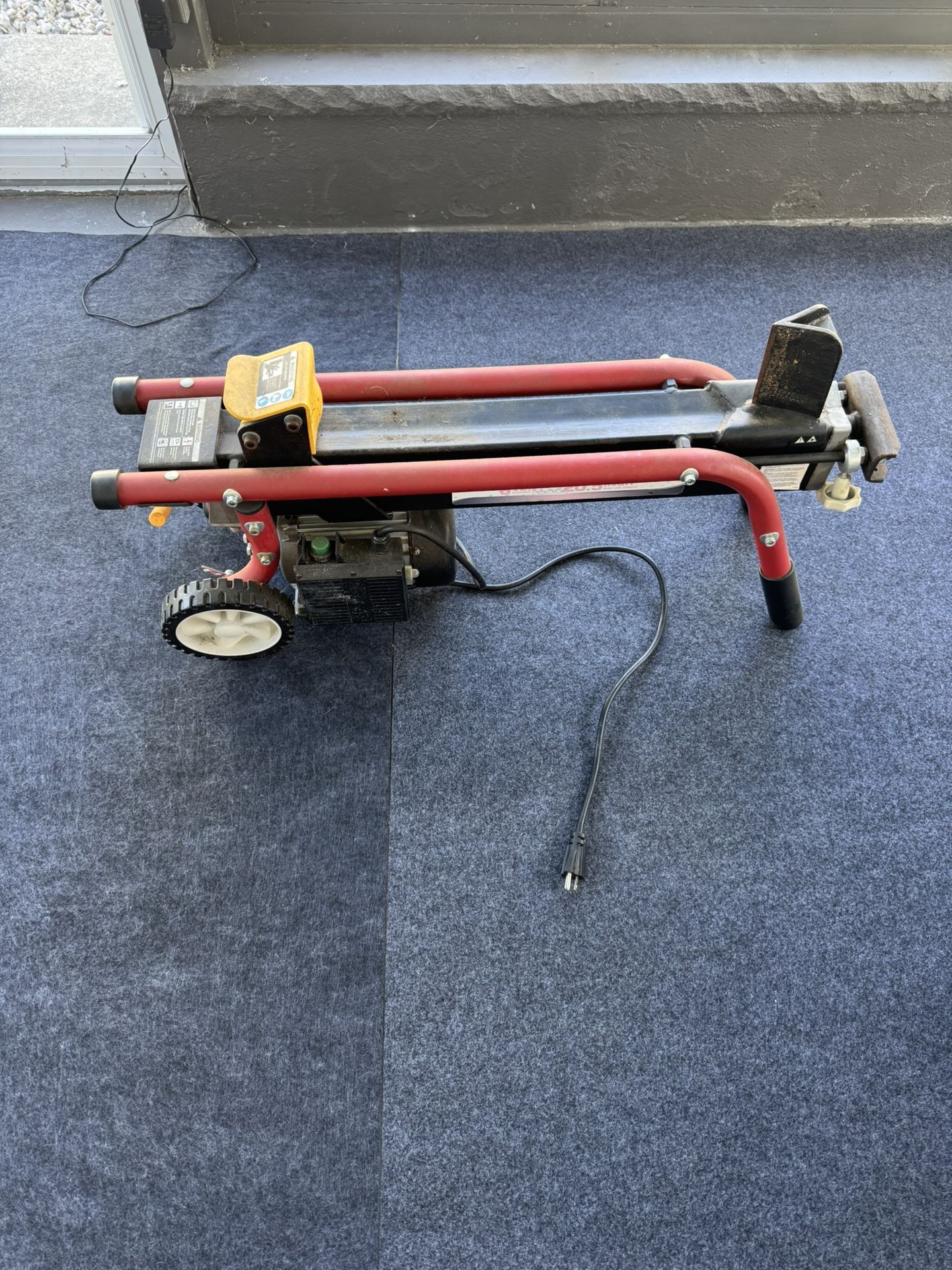 Southland SELS60 6 Ton Electric Log Splitter