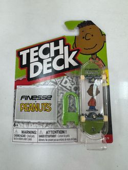 Tech deck Finesse collab with Peanuts. Franklin deck.