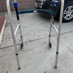 Folding Walker 