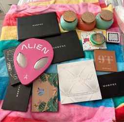 Make-up palettes & mirror