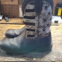 Durango boots size 8