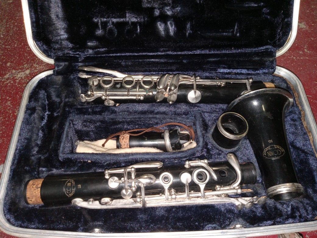 CONN CLARINET PARTS ONLY WITH CASE