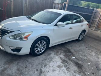 2013 nissan altima clean Mississippi title good running car $$2600 cash good a/c cylinder
