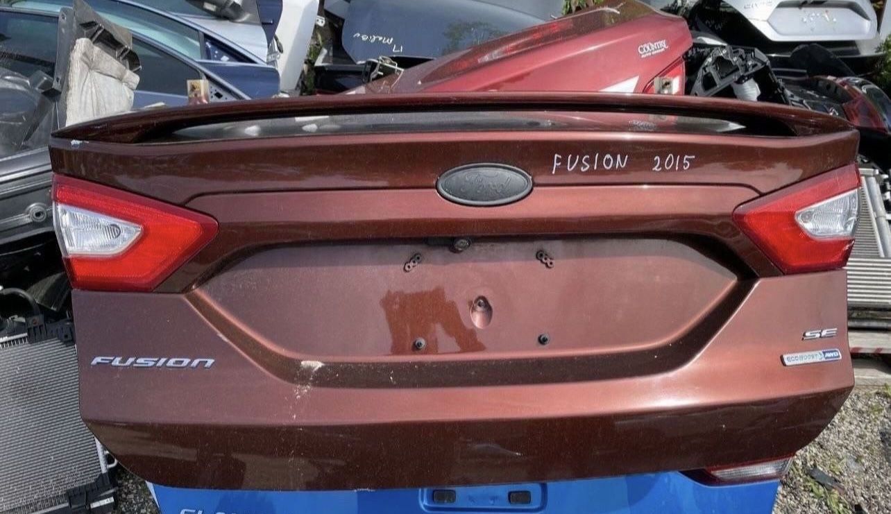 Ford Fusion ( Tailgate / Trunk Lid )