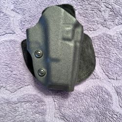 Safariland Concealment Holster with paddle attachment model 0702-283 for Glock 19