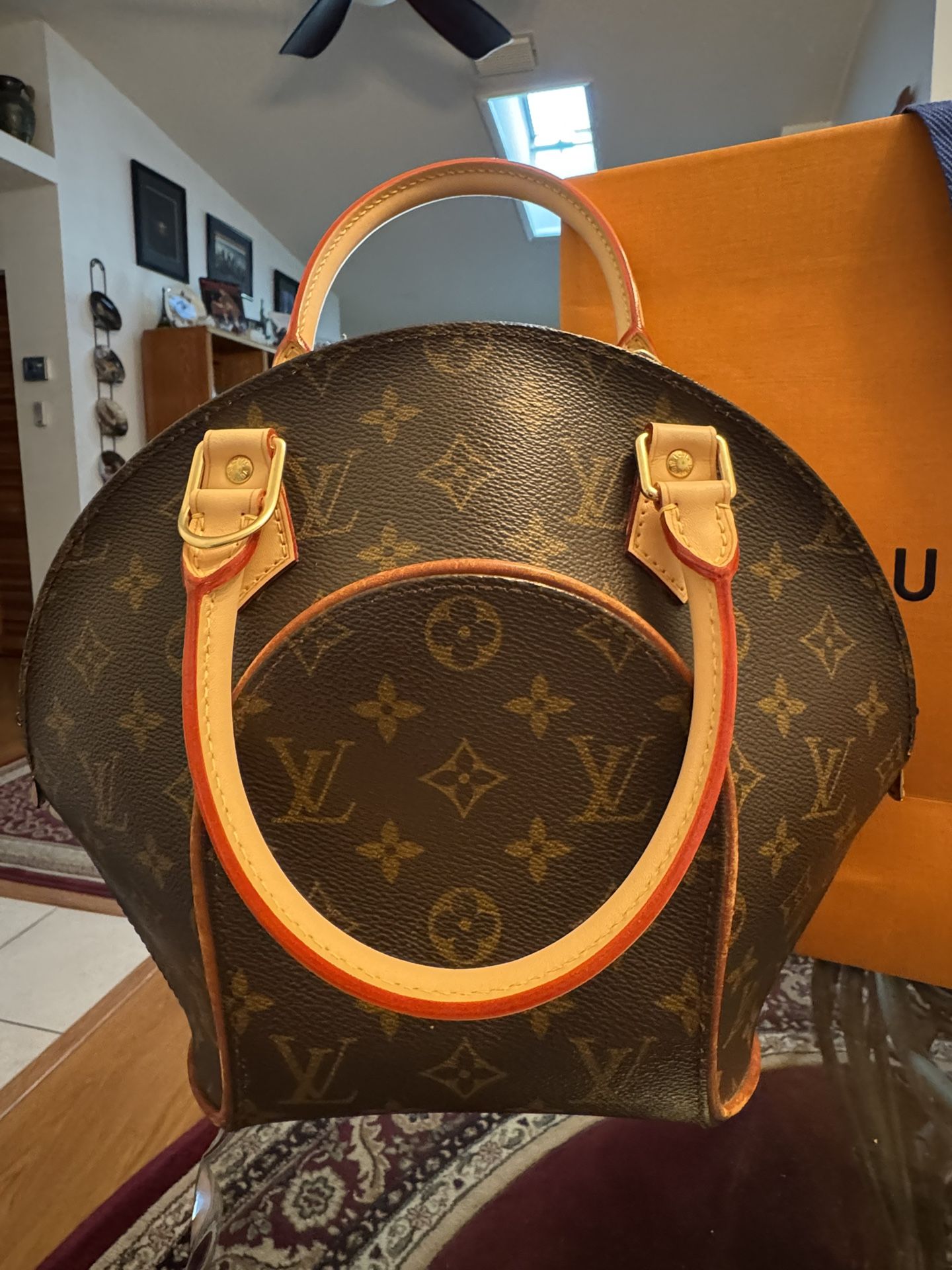 Louis Vuitton ELLIPSE