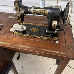 Vintage White Rotary USA Sewing Machine in Original Case Electricity $150 • WEST VALLEY CITY, UT