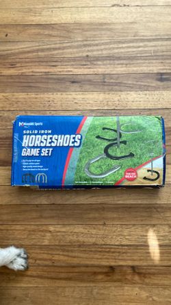 New Horseshoe Game Set $25.00
