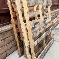 Used Wooden Pallets