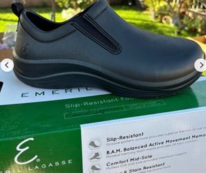 Men’s slip resistant work shoes sz 9. Brand new