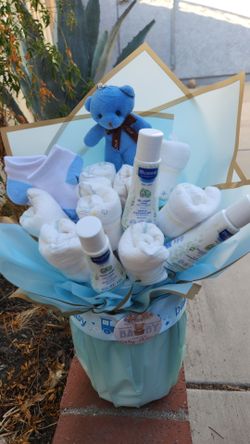 Custom Baby Shower Diaper cake Bouquet Gift Basket Mustela Travel Set Bear Socks