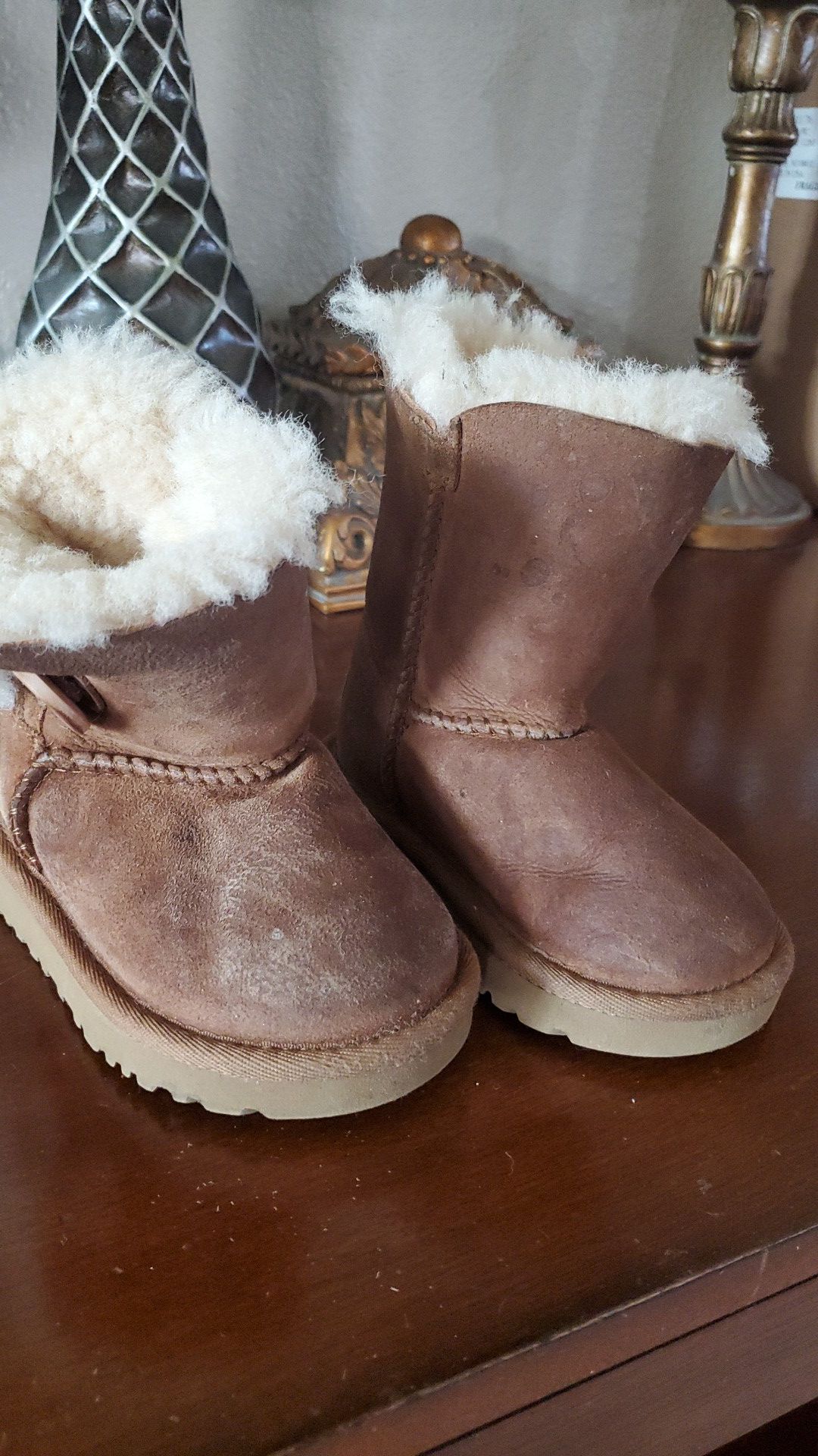 Ugg boots for child. Size 6